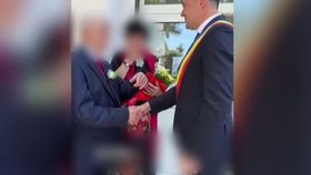 VIDEO Iubirea la vârsta a treia. Povești de dragoste și controverse în rândul seniorilor din România